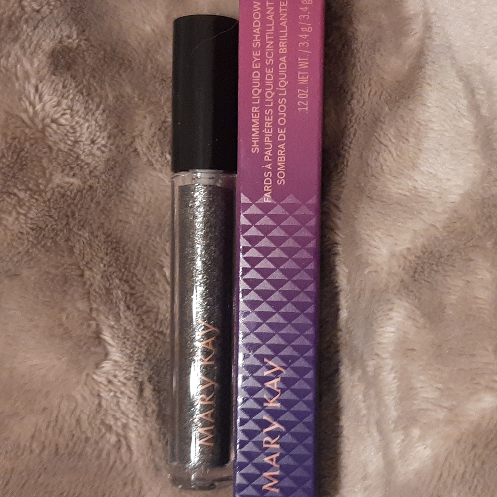 NIB Shimmer liquid eye shadow